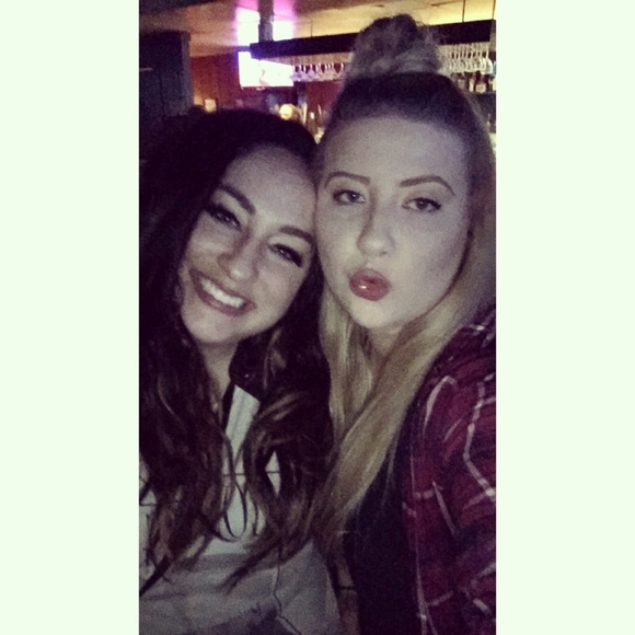 Meet your Posher, Lindsey - Picture 3 of 8